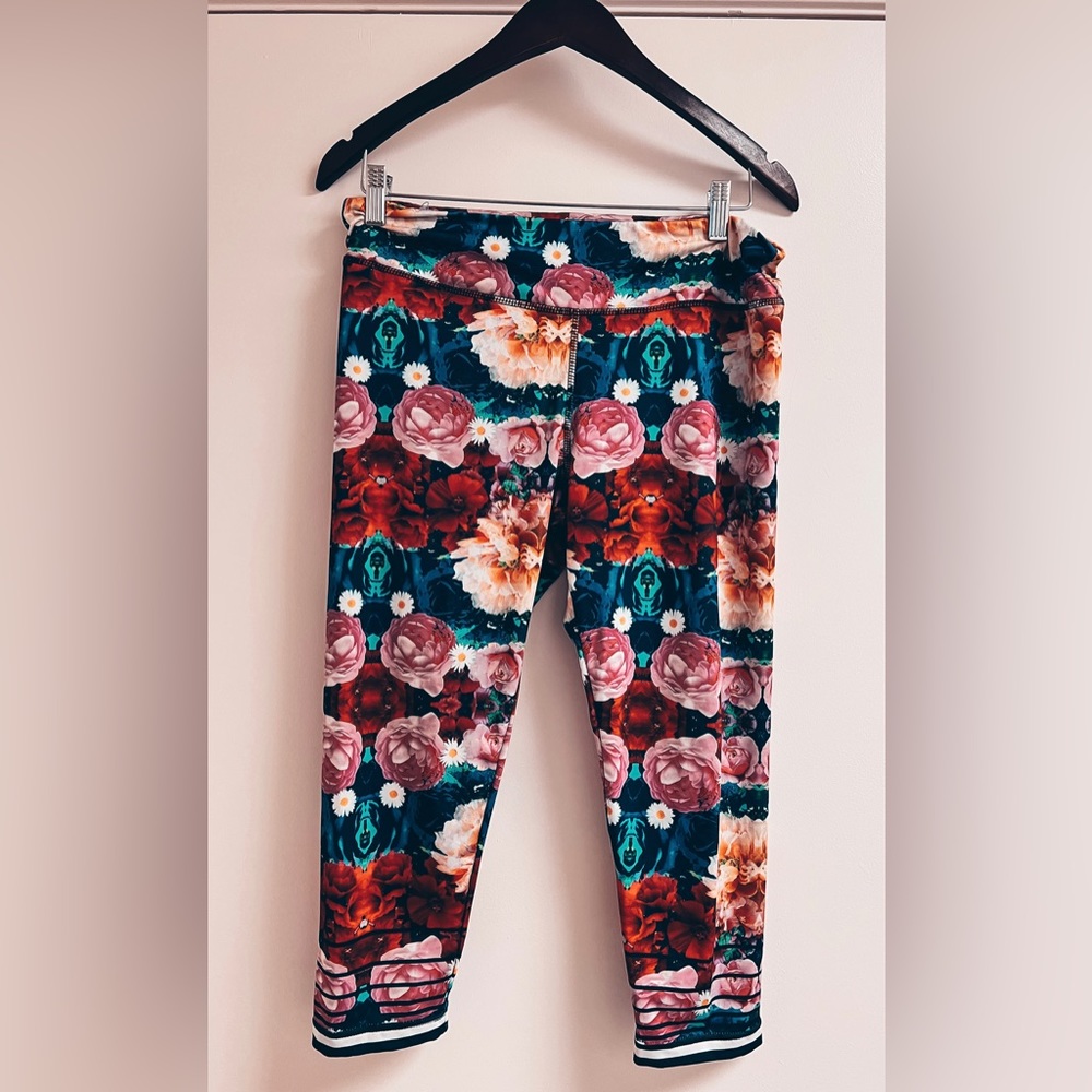 Pink lotus work out pants size m